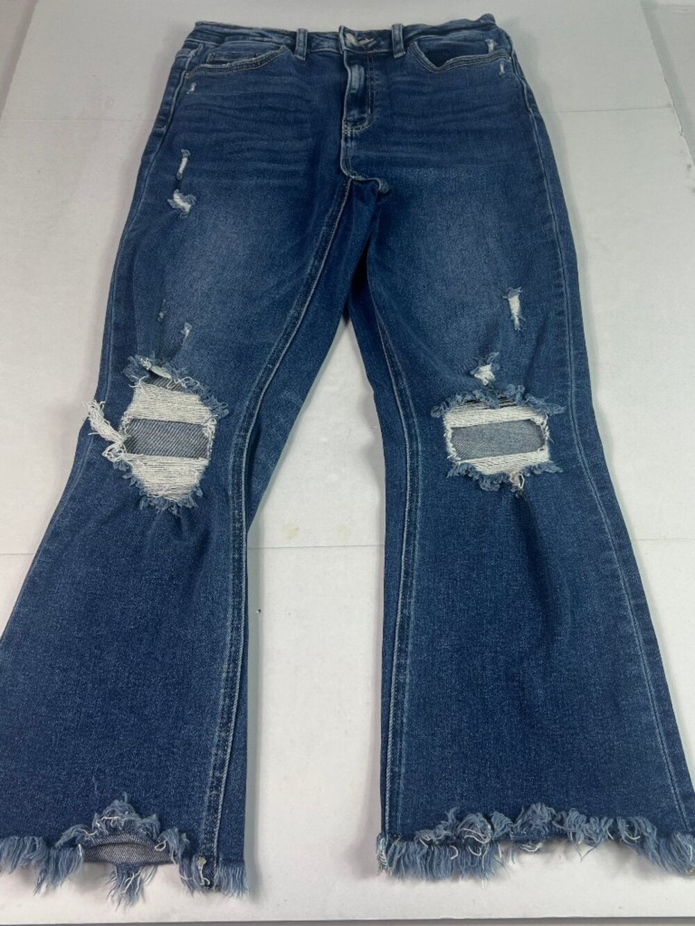 Zenana Jeans Women 28x24* San Antonio Mid Rise Kick Flare Crop Blue Denim Tag 29